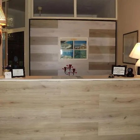 מלון L'oleandro 3*