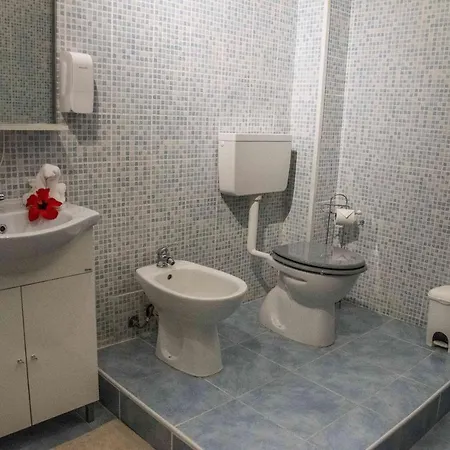 מלון L'oleandro 3*